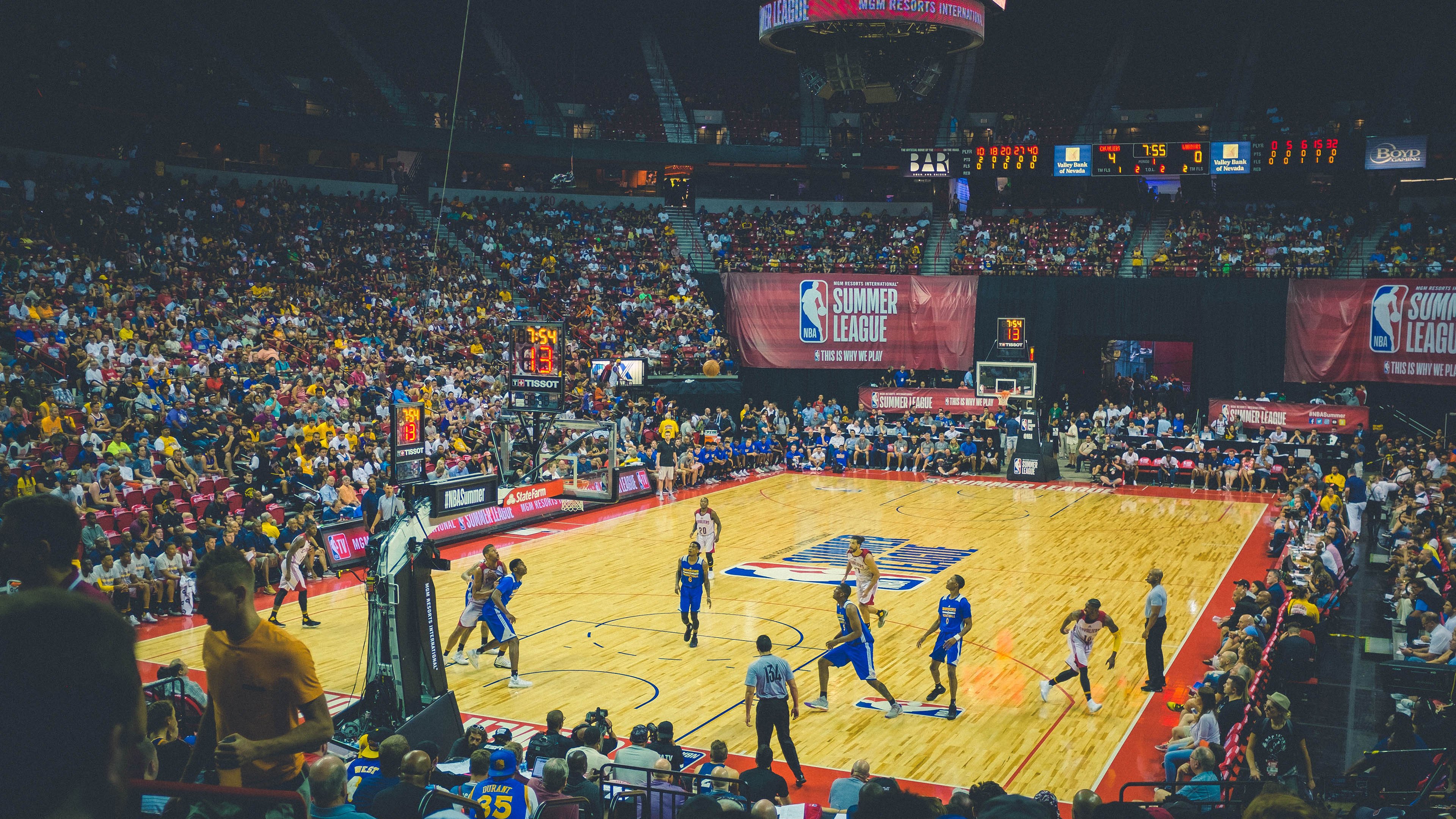太狠了!转会期惊天联动,阿斯顿维拉备战NBA,巴黎圣日耳曼体检AC米兰,队史纪录刷新